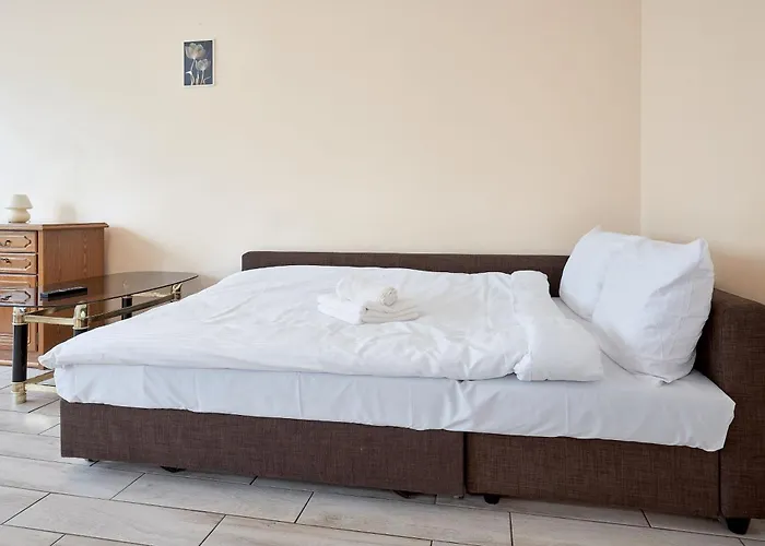 Pod Lipami Homely By Bookinghost Apartment Poznan